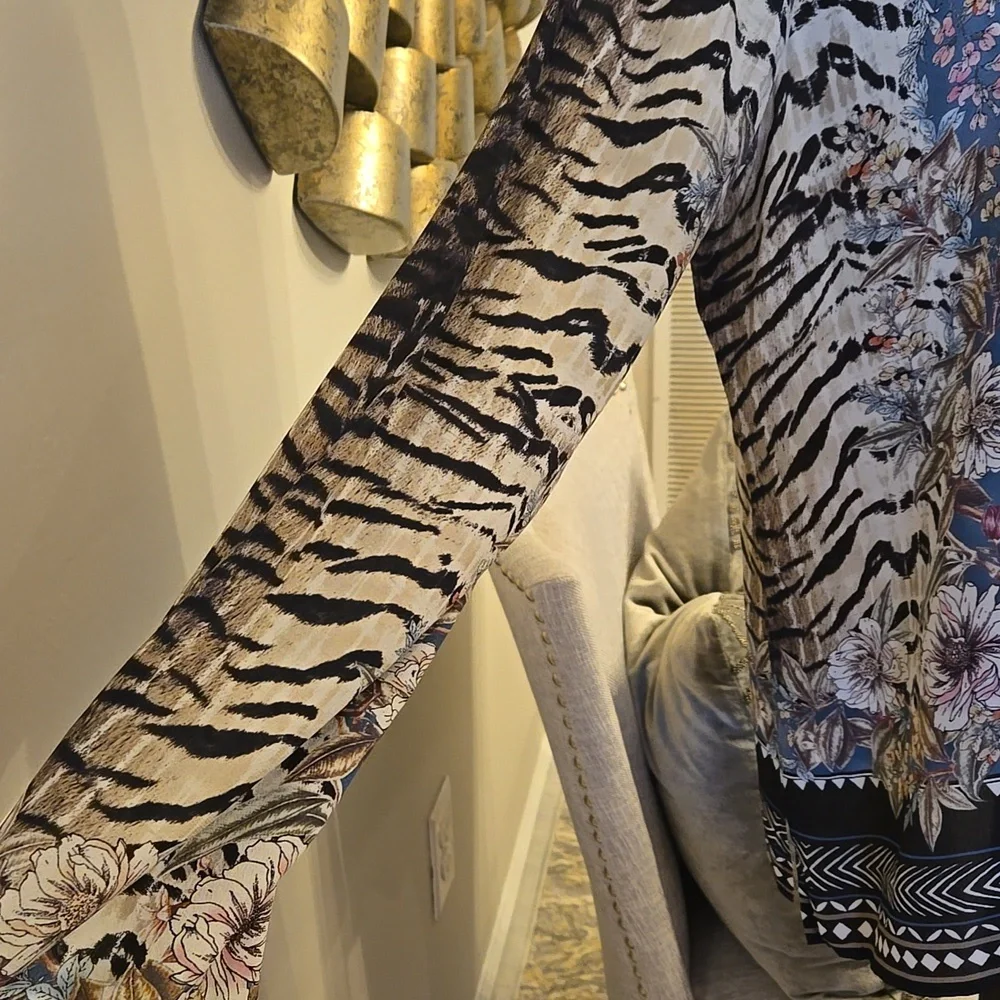 Hale Bob Floral Black, White, Blue Zebra Detail Luxuey Blouse - Picture 4 of 8